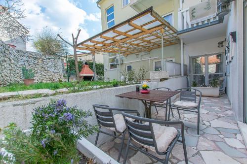 One-Bedroom Apartment with Terrace room in Apartments Clarus Mare