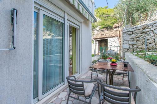 One-Bedroom Apartment with Terrace image 8