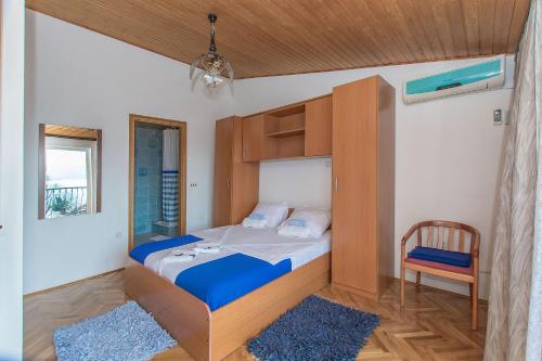 One-Bedroom Apartment with Balcony image 9
