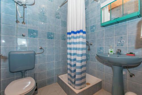 One-Bedroom Apartment with Balcony image 6