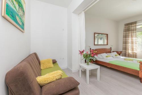 One-Bedroom apartment Standard image 2