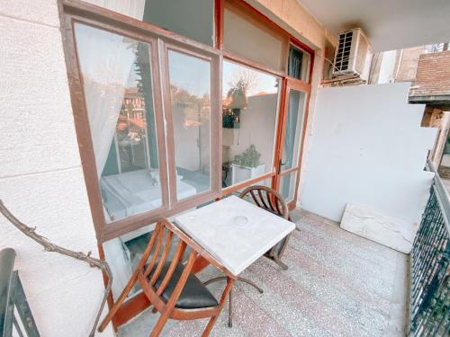 CityHub - Hostel Room Type - Double Room with Balcony