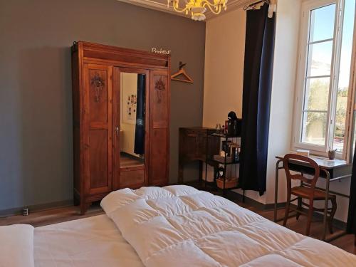 Le Bonheur - Chambre Pineau chambre d'hôte La Couronne