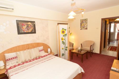 Sunny Old Town Apartments - image 11