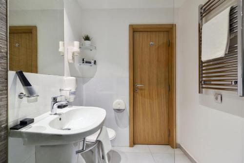 Hotel Opera Garni - image 13