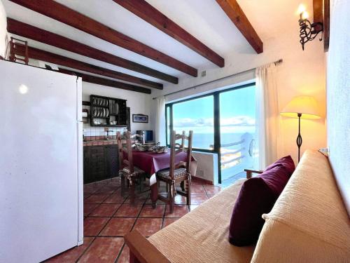 Apartment in a rural house, wonderful ocean view in El Hierro