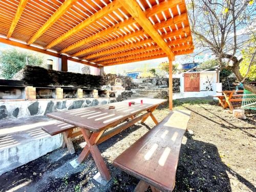 Apartment in a rural house, wonderful ocean view in El Hierro