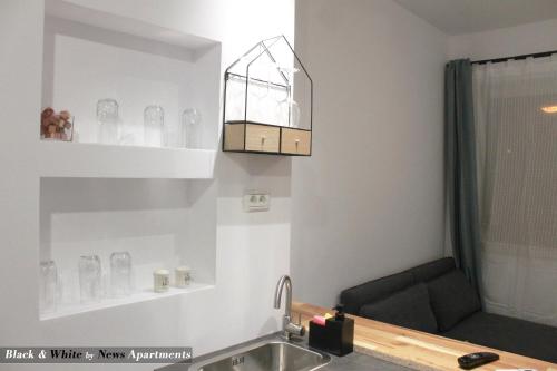 Black & White - News Apartment, Bucharest (photo 5)