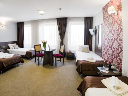 Hotel Dąbrowski Hotel Dąbrowski