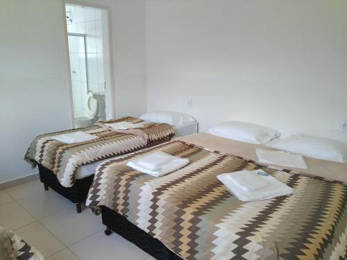 1 double bed, 1 twin bed
