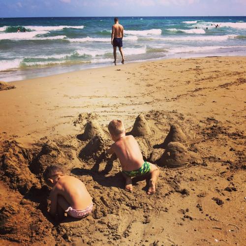 Cozy family house by the Sea gîte à louer Aposelémis Potamós