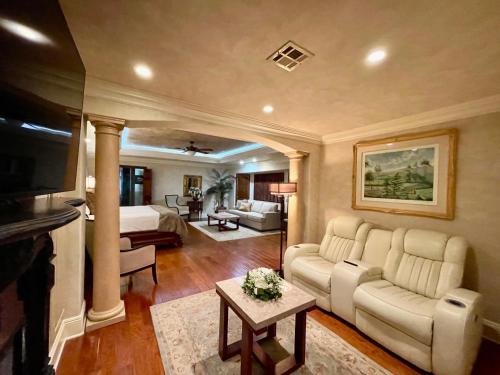 Louisiana Cajun Mansion in Youngsville, USA