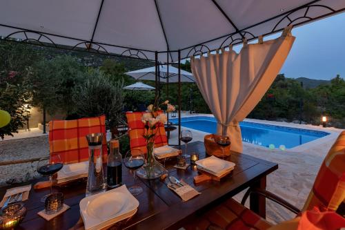 Iekārtas, Villa Melita - Heated pool, Speed Internet within Nature Park in Zupa