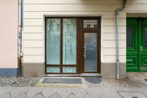 The Koburger I - central budget studio with extra high bed, Ideal for families & kids or couples, Berlin (photo 9)