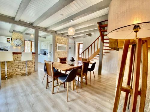 Instalaciones, Les Pierres De Tiphaine in Montignac