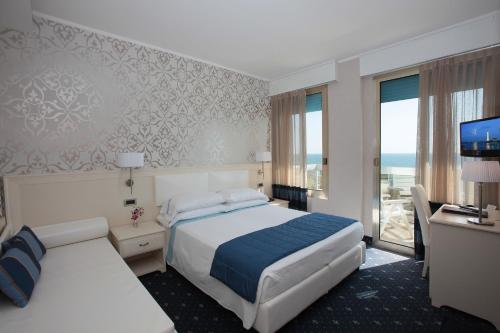 Double or Twin Room with Sea View