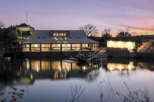 . Lodge on Lake Godstone