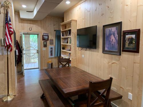 Ieeja, Lodge on Lake Godstone in Džeksboro (TX)