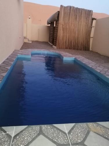 Swimming pool, شاليهات رمال بديه in A'Sharqiyah Sands (Wahiba)