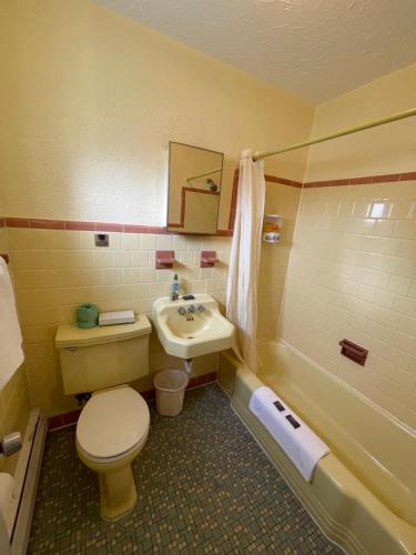 Rus Mar Motel - image 12