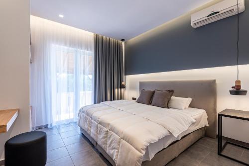 Cirillo Family Hotel-Christinas Studios Room Type - Deluxe Quadruple Room