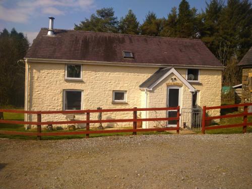 cwmddol fawr cottage