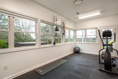 Sunny Ridge - Hot Tub, Gym, Jacuzzi Tub, Game Room in Pigeon Forge, USA