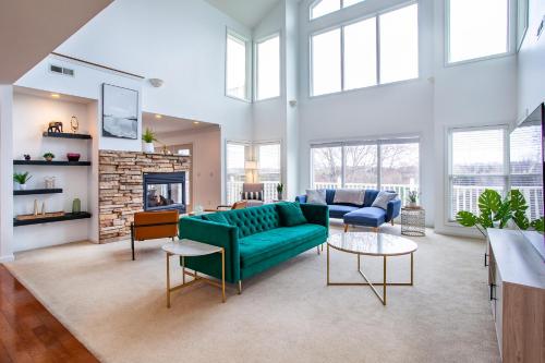 Sunny Ridge - Hot Tub, Gym, Jacuzzi Tub, Game Room in Pigeon Forge, USA