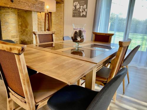 Instalaciones, Les Pierres De Tiphaine in Montignac