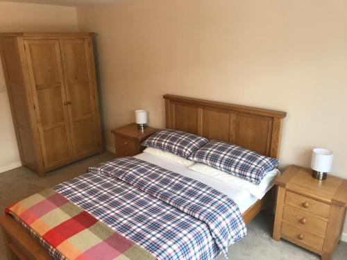 Borrodale, one bedroom apartment with balcony and loch view. 4