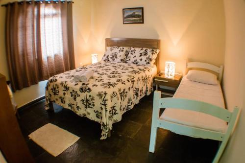 1 double bed, 2 twin beds