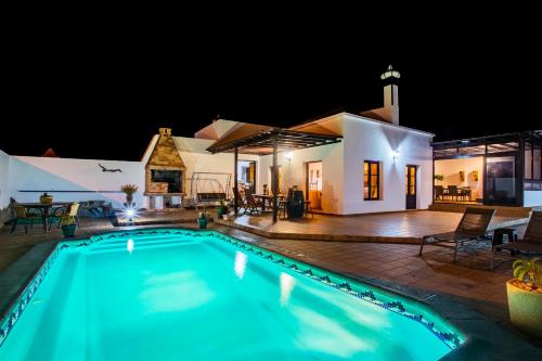 Eslanzarote Acoruma House, Super Wifi, Heated Pool