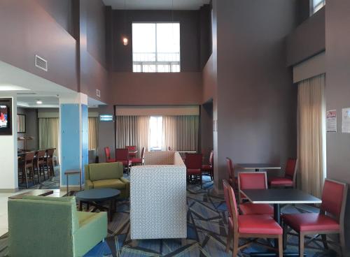 Étterem, Holiday Inn Express Trincity By IHG near Piarco nemzetközi repülőtér