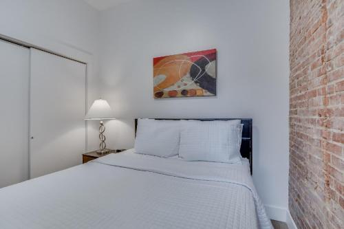 Central Belmont 30 Day Stays - main image