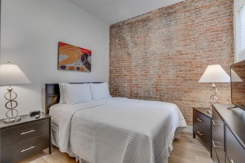 Central Belmont 30 Day Stays - image 3