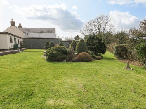 Llys Llywenan - main image