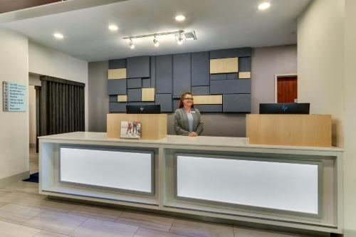 Holiday Inn Express & Suites Waxahachie, an IHG Hotel