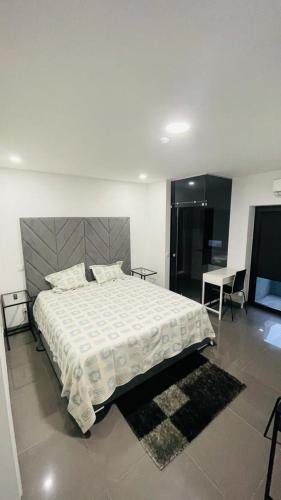 . Ergosuites