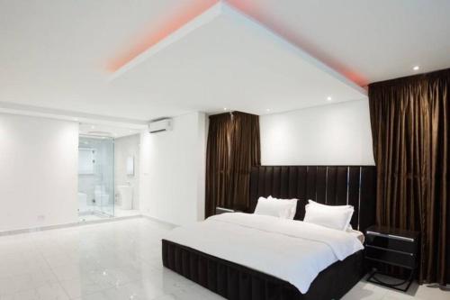 Banner Vacation Home & Swimming Pool in 布林布林