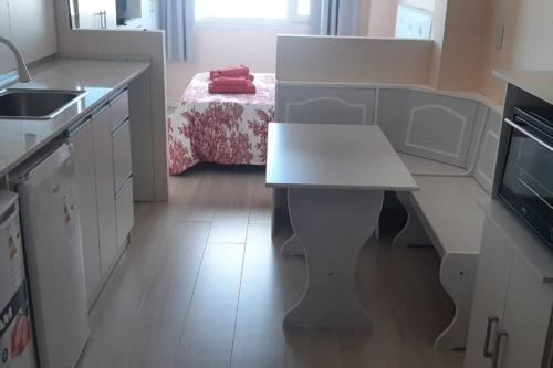 One-Bedroom Apartment image 5