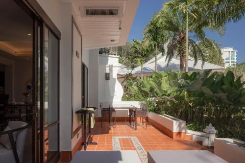 room detail thumbnail 1