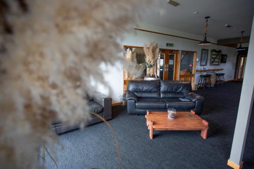 Pub/Lounge, Southern Cross Lodge Methven in Methven