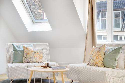 Sanders Main - Endearing Two-Bedroom Duplex Apartment with a Balcony Next to Magical Nyhavn, Kopenhagen (Foto 5)