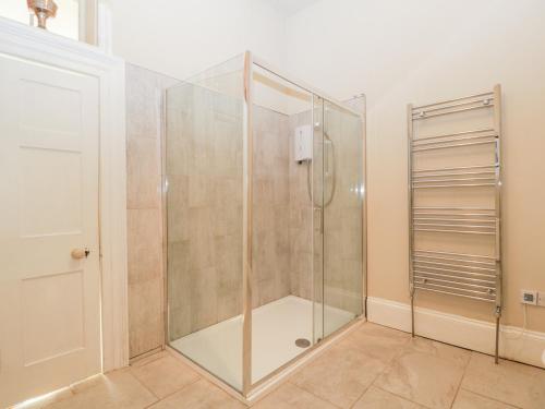 Hilltop House - image 4