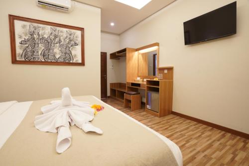 Double Room image 6