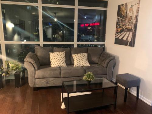 Toronto Downtown 2 bedroom Families only sleeps 5 - Apartment - Toronto