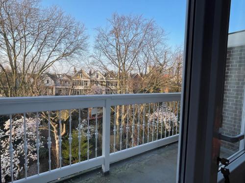 Happy 3 Bedroom Serviced Apartment 106m2 -MNL H- in Rotterdam