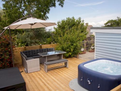 Pass the Keys Family retreat 4 plus 2 Hot Tub Dog Friendly gîte à louer Gosport