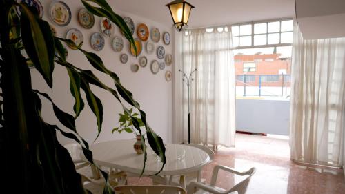 Casa Soleada Calle Tranquila Junto a FIBES, Sevilla (Foto 6)