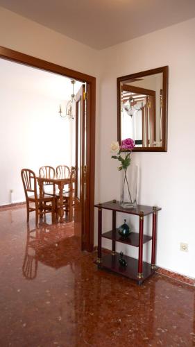 Casa Soleada Calle Tranquila Junto a FIBES, Sevilla (Foto 11)